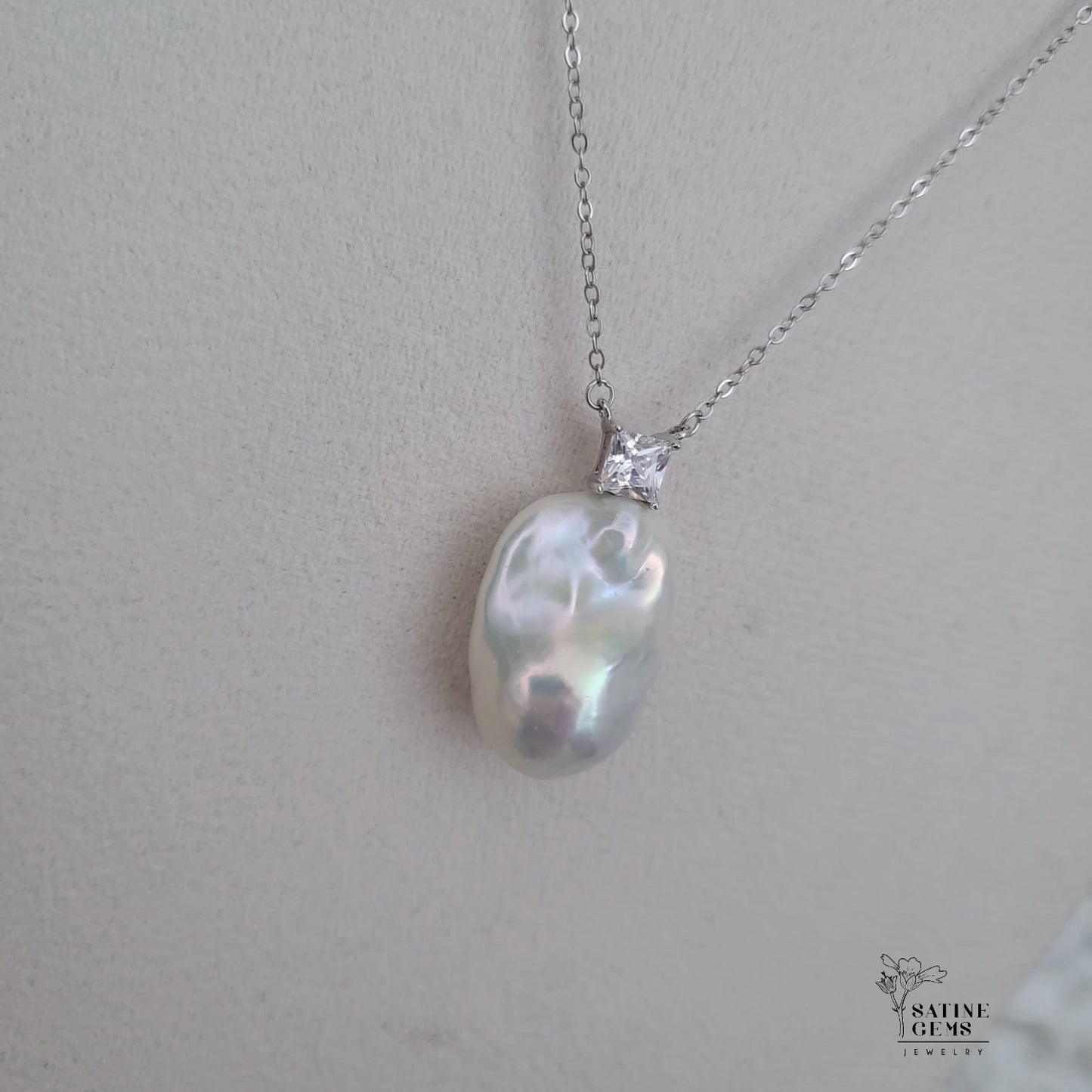 XL Flameball Pearl Necklace
