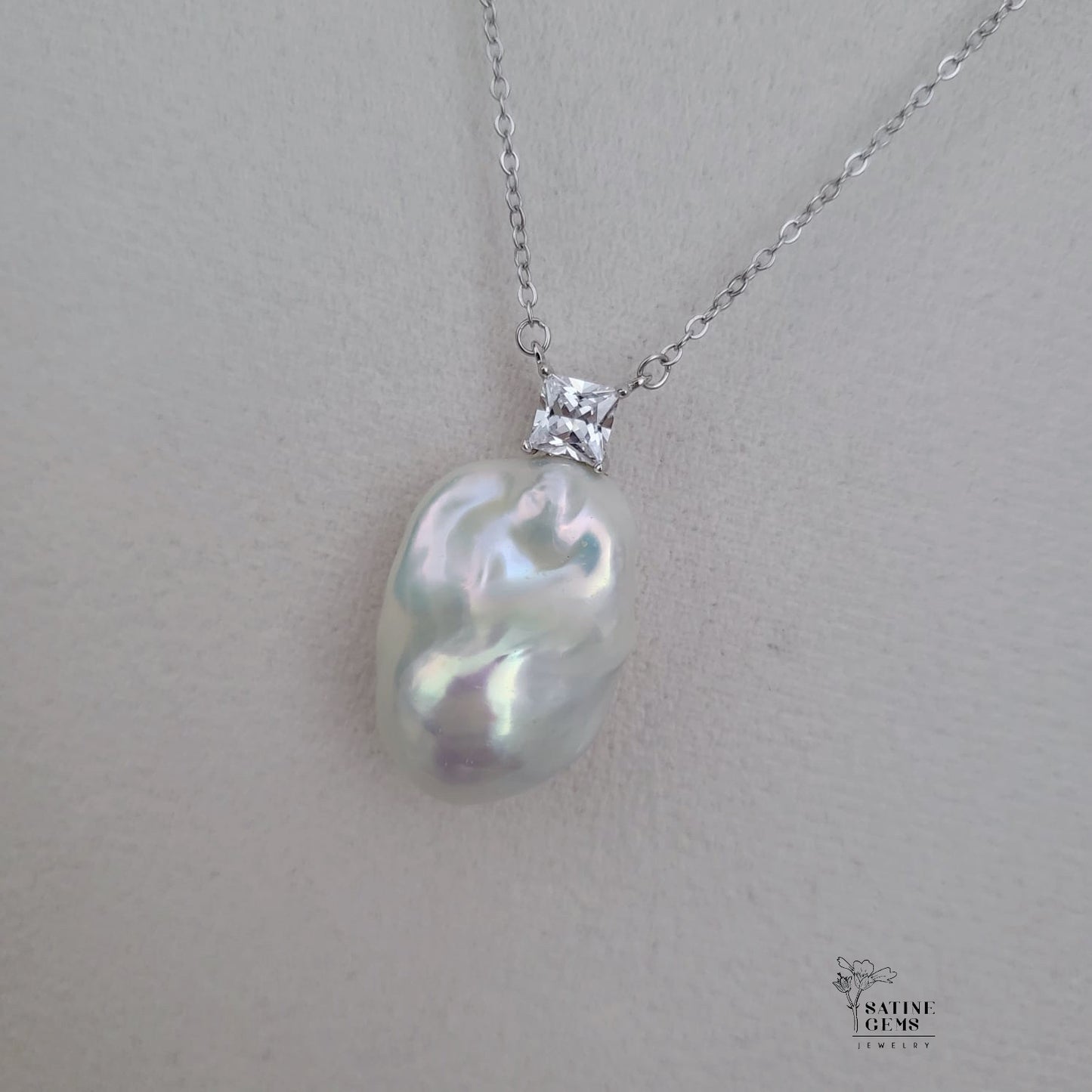 XL Flameball Pearl Necklace