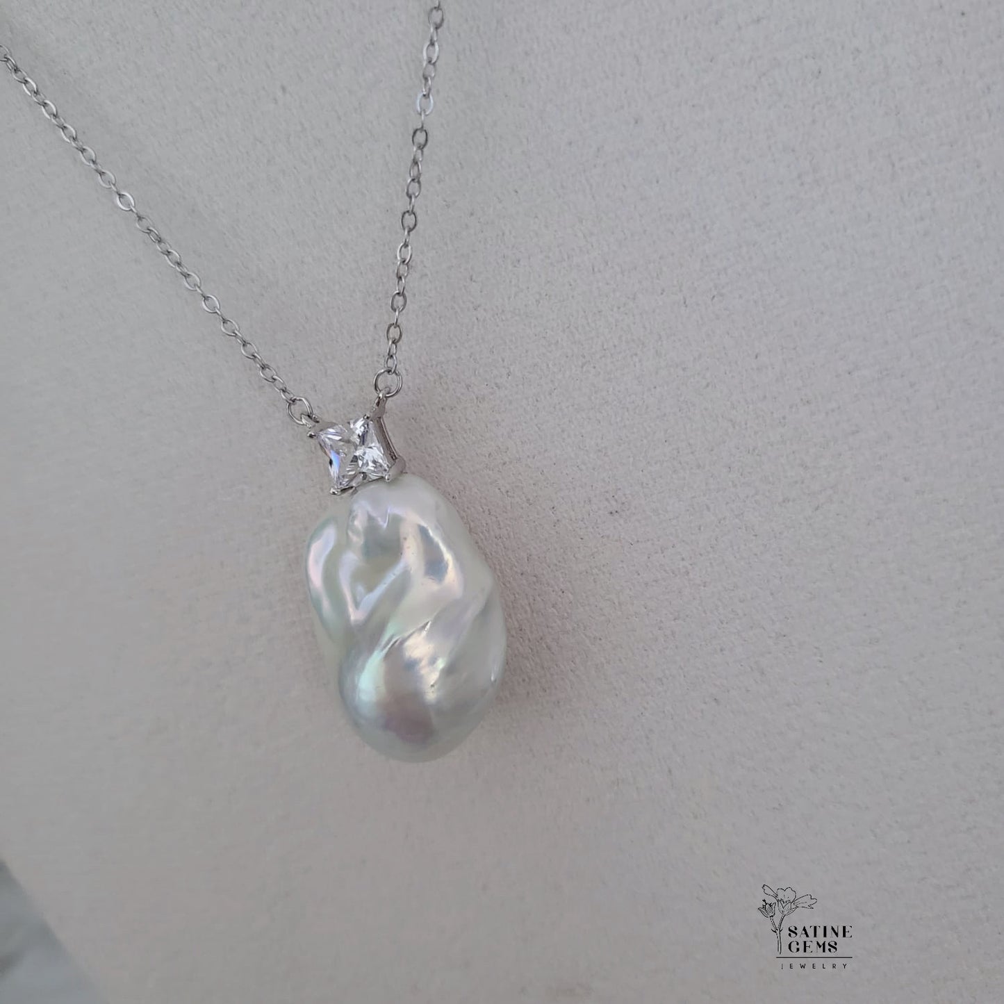 XL Flameball Pearl Necklace
