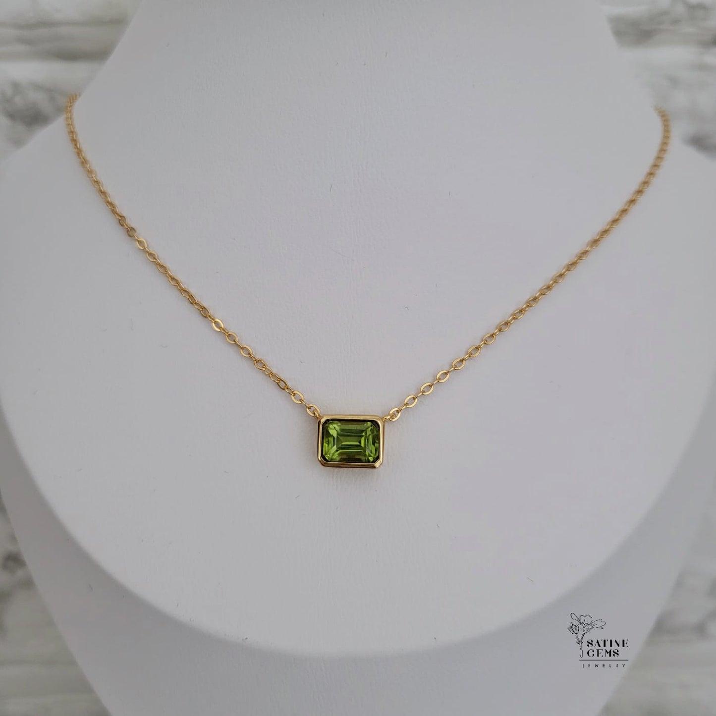 Green Peridot Bezel Necklace