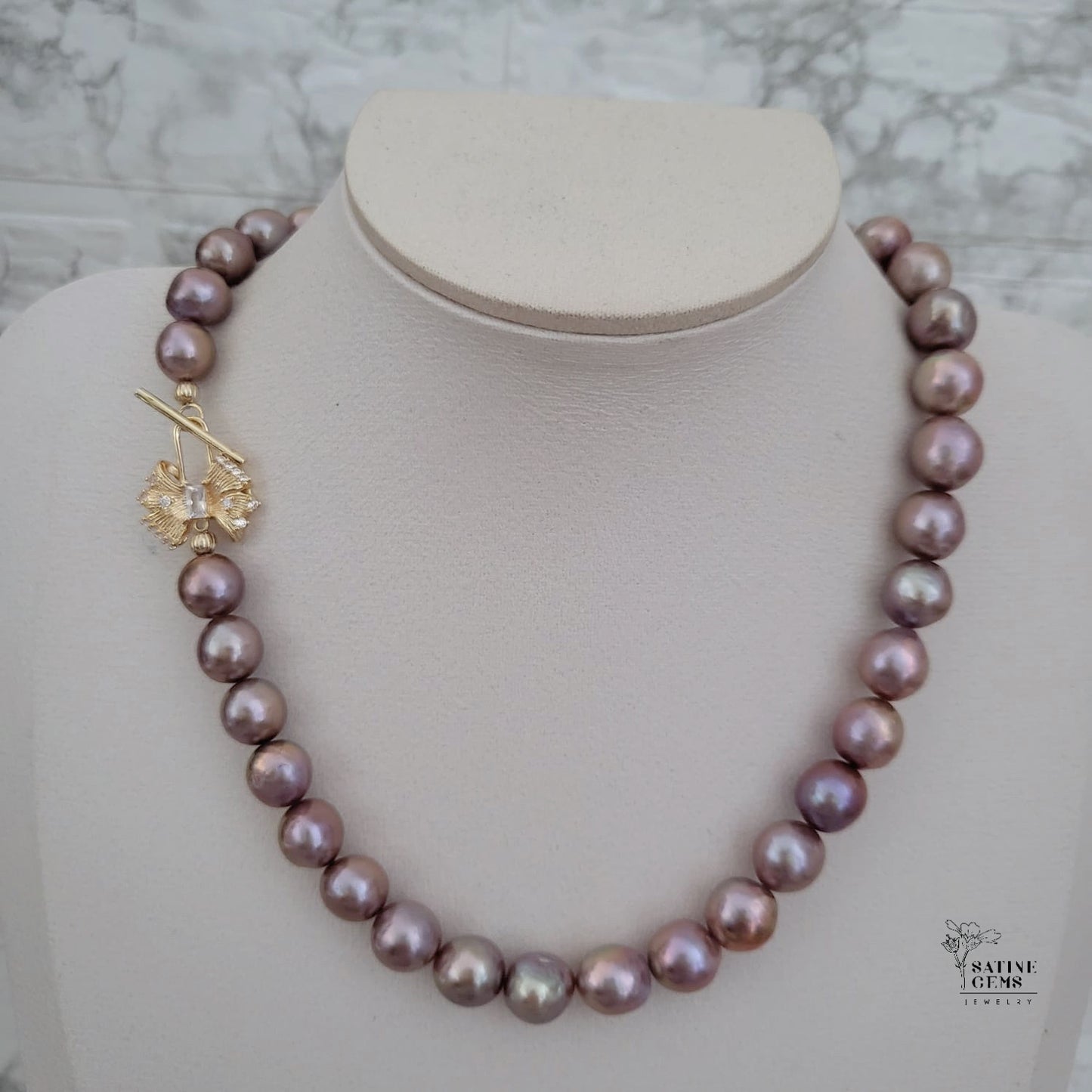 Baroque Edison Pearl Necklace with Metallic Lustre and Rainbow Orient