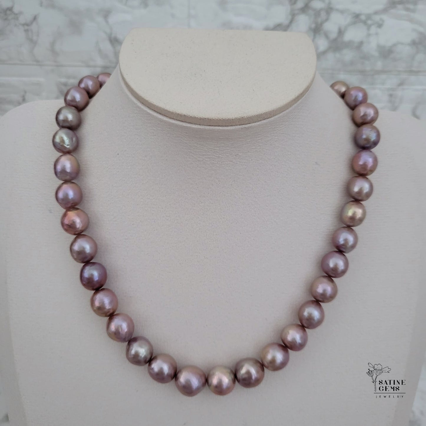 Baroque Edison Pearl Necklace with Metallic Lustre and Rainbow Orient