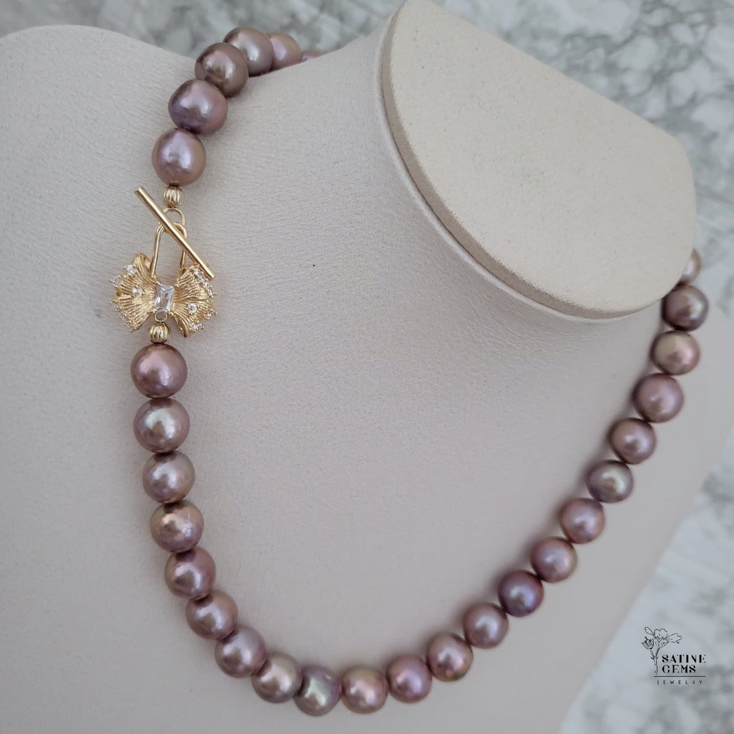Baroque Edison Pearl Necklace with Metallic Lustre and Rainbow Orient