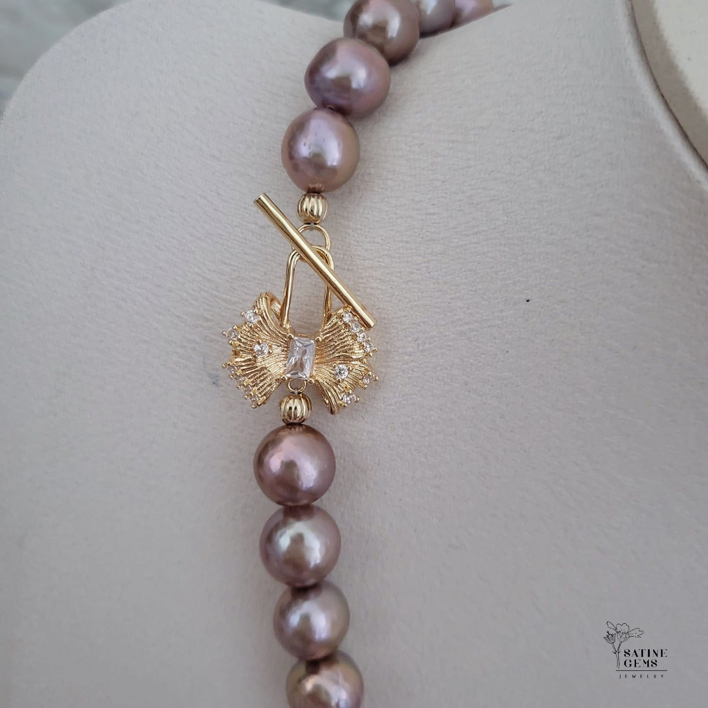 Baroque Edison Pearl Necklace with Metallic Lustre and Rainbow Orient