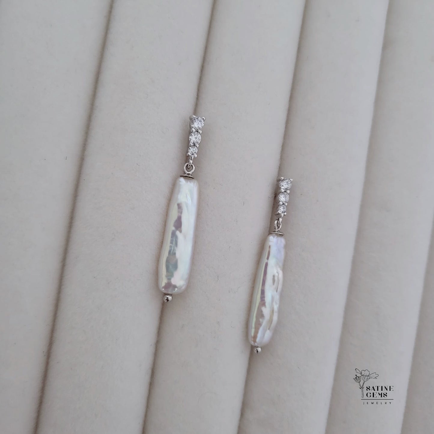 Ivory Freshwater Bar Pearl Ear Studs